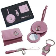 Набор: брелок, визитница, зеркало и подвеска для мобильного телефона; розовый; 20,7х22,6 см; искуccтвенная кожа