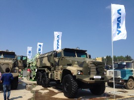 Флагштоки высотой 7метров с плечевым механизмом. Устанавливаются на мобильное передвижное основание.